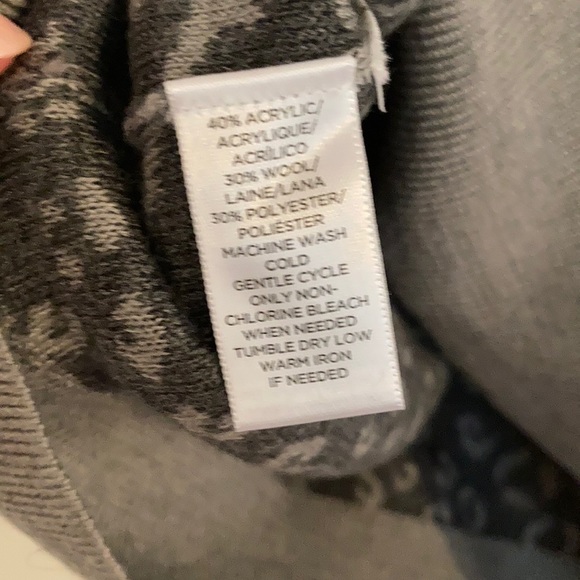 Grey leopard print sweater - Picture 3 of 3